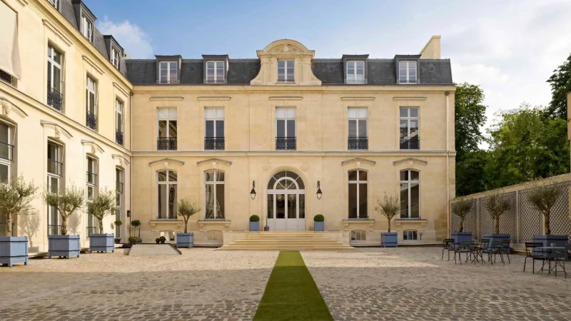 LES JARDINS DE SAINT-DOMINIQUE49-51 Rue Saint-Dominique, 75007 Paris